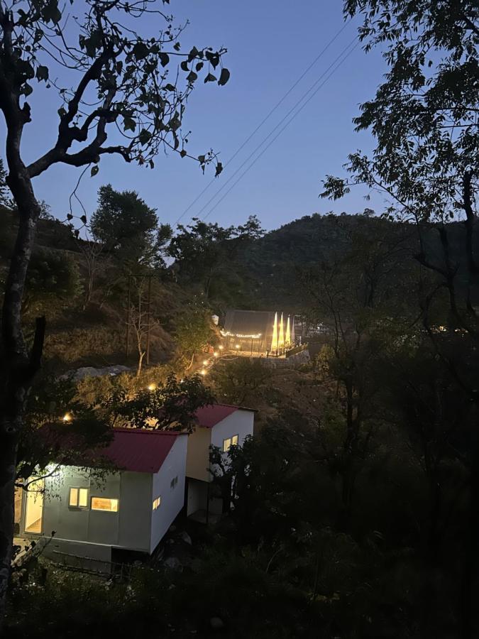 The Alchemist House Hotel Rishīkesh Esterno foto